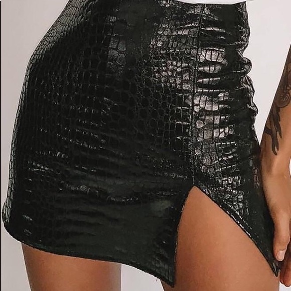 ★ Gentry Snakeskin Mini Skirt ★ - Picture 7 of 9